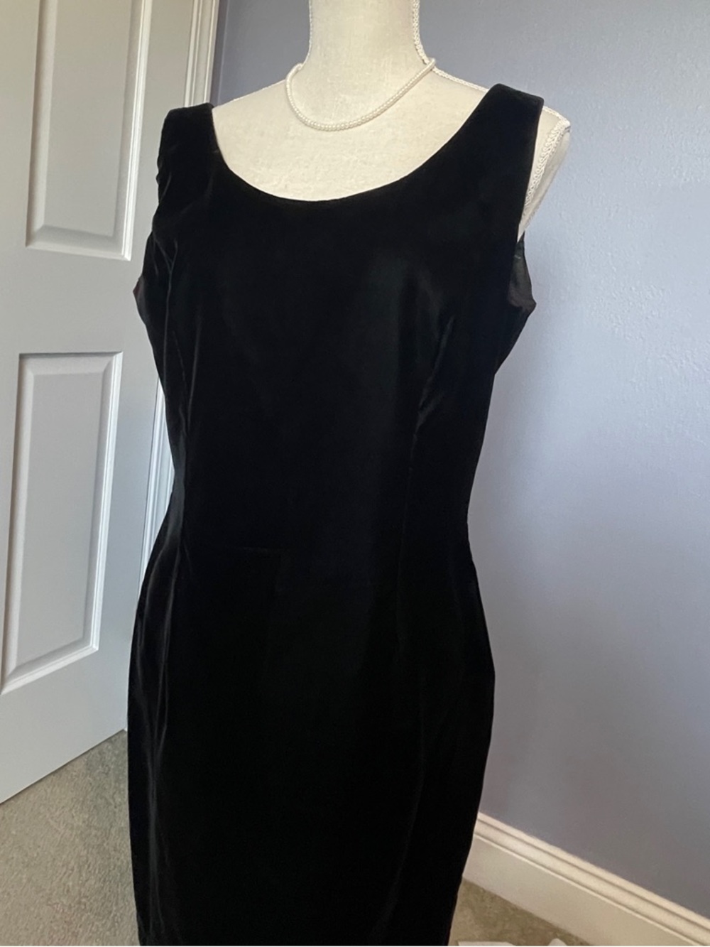 Scott McClintock Timeless Velvet Little Black Dress size 12